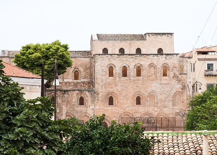 Casa Degli Artisti לינה וארוחת בוקר 4*